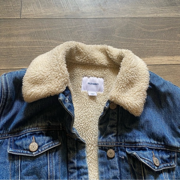 Old Navy || Sherpa Lined Denim Trucker Jacket - Picture 2 of 10
